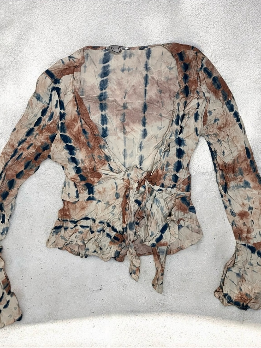VENUS Tie-Dye Wrap Blouse in Cream, Navy & Brown